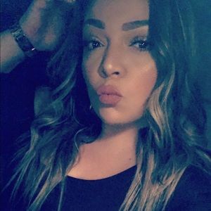 Meet your Posher, Crystal